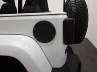 USED 2013 62 JEEP WRANGLER 2.8 SAHARA CRD 2d 197 BHP Striking High gloss white, 17" Satin multi spoke alloy wheels , detachable hardback, sahara embossed seats, cruise control