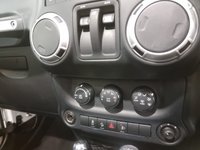 USED 2013 62 JEEP WRANGLER 2.8 SAHARA CRD 2d 197 BHP Striking High gloss white, 17" Satin multi spoke alloy wheels , detachable hardback, sahara embossed seats, cruise control