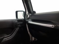 USED 2013 62 JEEP WRANGLER 2.8 SAHARA CRD 2d 197 BHP Striking High gloss white, 17" Satin multi spoke alloy wheels , detachable hardback, sahara embossed seats, cruise control