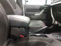 USED 2013 62 JEEP WRANGLER 2.8 SAHARA CRD 2d 197 BHP Striking High gloss white, 17" Satin multi spoke alloy wheels , detachable hardback, sahara embossed seats, cruise control