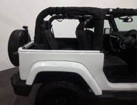 USED 2013 62 JEEP WRANGLER 2.8 SAHARA CRD 2d 197 BHP Striking High gloss white, 17" Satin multi spoke alloy wheels , detachable hardback, sahara embossed seats, cruise control