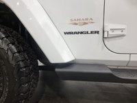 USED 2013 62 JEEP WRANGLER 2.8 SAHARA CRD 2d 197 BHP Striking High gloss white, 17" Satin multi spoke alloy wheels , detachable hardback, sahara embossed seats, cruise control
