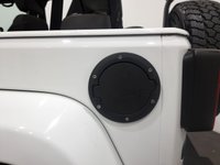 USED 2013 62 JEEP WRANGLER 2.8 SAHARA CRD 2d 197 BHP Striking High gloss white, 17" Satin multi spoke alloy wheels , detachable hardback, sahara embossed seats, cruise control