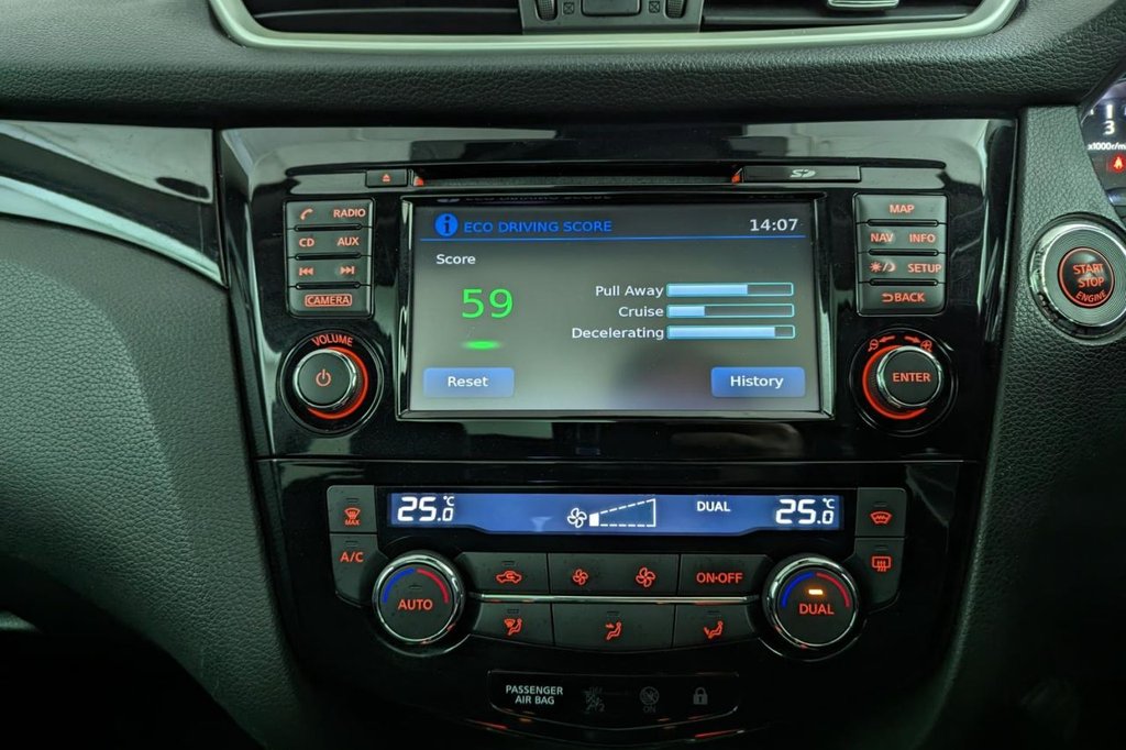 USED 2015 15 NISSAN QASHQAI 1.5 DCI TEKNA 5d 108 BHP 