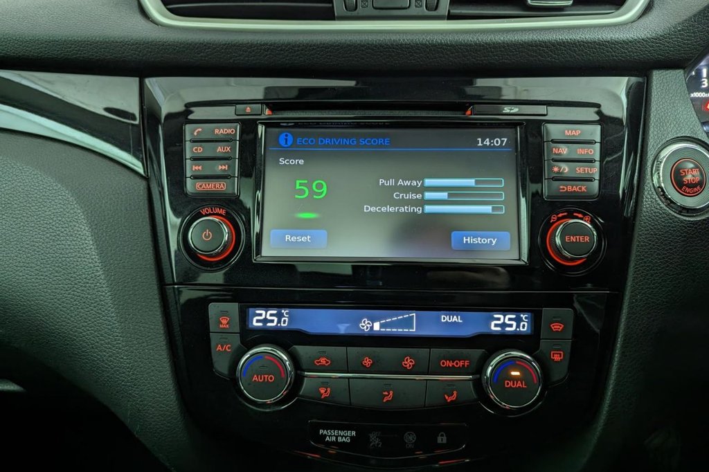 USED 2015 15 NISSAN QASHQAI 1.5 DCI TEKNA 5d 108 BHP 