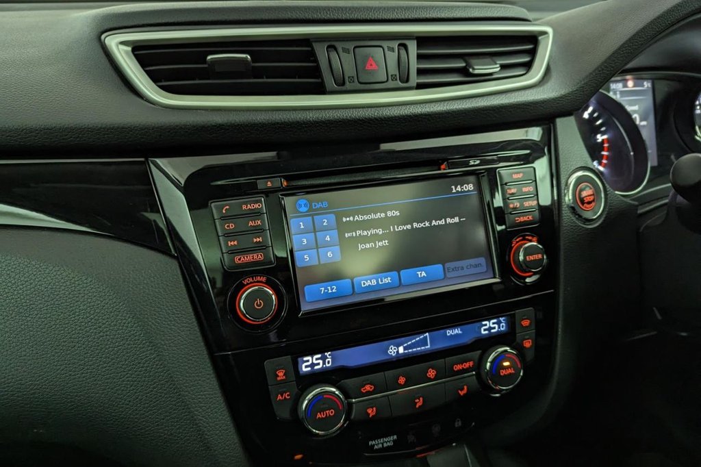 USED 2015 15 NISSAN QASHQAI 1.5 DCI TEKNA 5d 108 BHP 