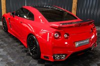 USED 2018 18 NISSAN GT-R 3.8 RECARO 2d 562 BHP TITANIUM EXHAUST, RARE VIBRANT RED RECARO EDITION, CAMERA, HEATED SEATS CARBON  PLUS 12M WARRANTY