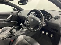 USED 2012 12 PEUGEOT RCZ 2.0 HDI GT 2d 163 BHP Striking Nero black, full black leather embossed heated seats , high gloss black alloy wheels