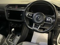 USED 2018 18 VOLKSWAGEN TIGUAN 2.0L R LINE TDI BMT 4MOTION DSG 5d 148 BHP IMMACULATE FULL SERVICE HISTORY
