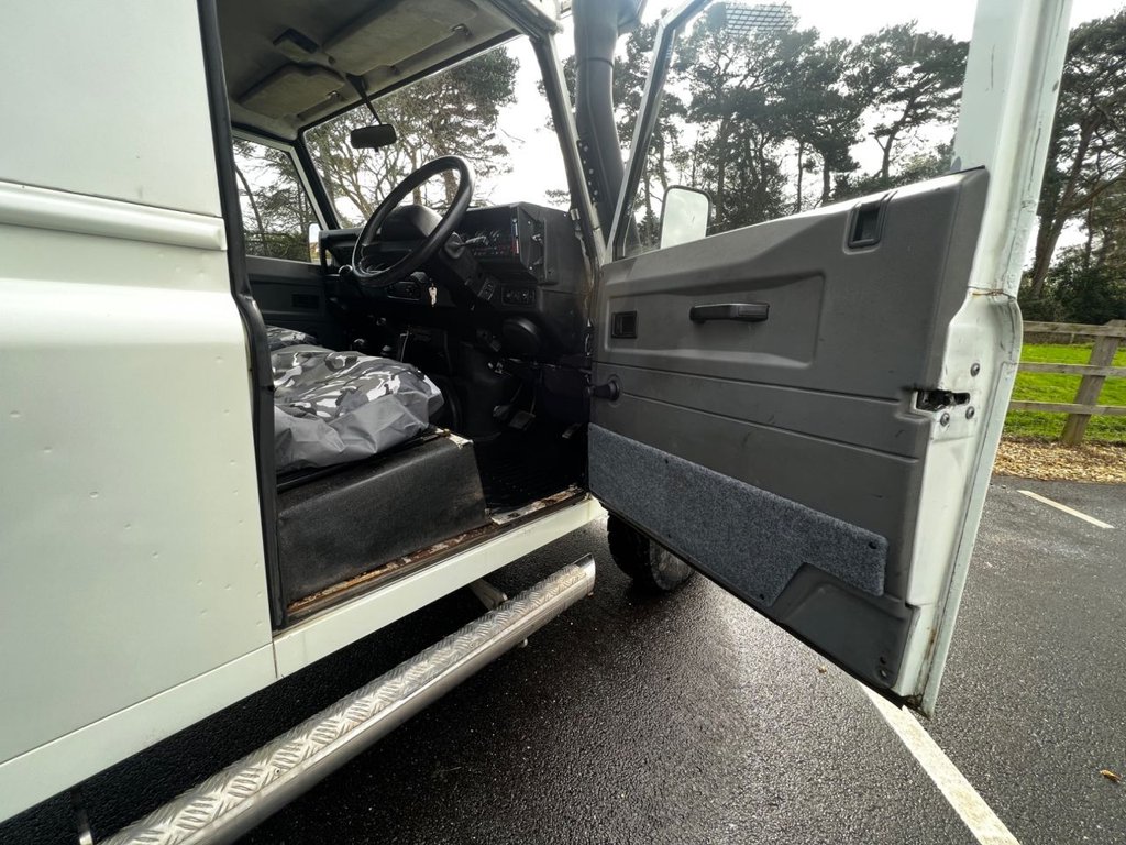 USED 1997 R LAND ROVER DEFENDER 110 // HT // 300TDI // 2.5 // 2d VAN // px swap  