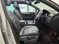 USED 2015 15 VOLKSWAGEN TOUAREG 3.0 TDI V6 BlueMotion Tech R-Line SUV 5dr Diesel Tiptronic 4WD Euro 6 (s/s) (262 ps) 1P.Owner,&pound;6k Extras,Tow-Bar