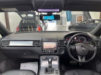 USED 2015 15 VOLKSWAGEN TOUAREG 3.0 TDI V6 BlueMotion Tech R-Line SUV 5dr Diesel Tiptronic 4WD Euro 6 (s/s) (262 ps) 1P.Owner,&pound;6k Extras,Tow-Bar