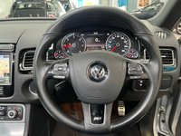 USED 2015 15 VOLKSWAGEN TOUAREG 3.0 TDI V6 BlueMotion Tech R-Line SUV 5dr Diesel Tiptronic 4WD Euro 6 (s/s) (262 ps) 1P.Owner,&pound;6k Extras,Tow-Bar