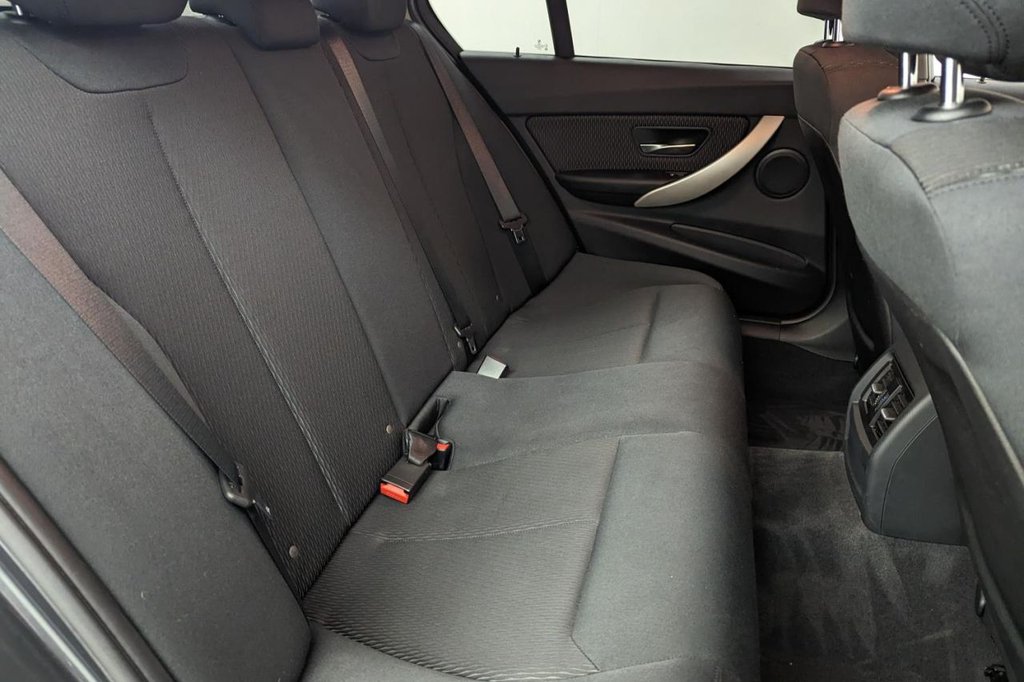 USED 2014 14 BMW 3 SERIES 2.0 318D SE 4d 141 BHP 