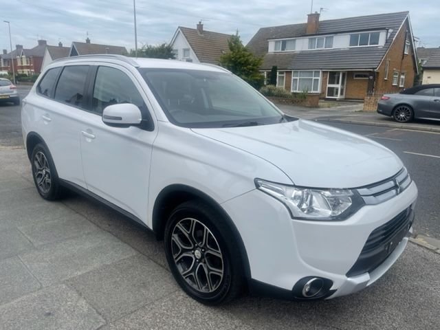 2015 K Mitsubishi Outlander 2.3 DI-D GX 3 5d 147 BHP