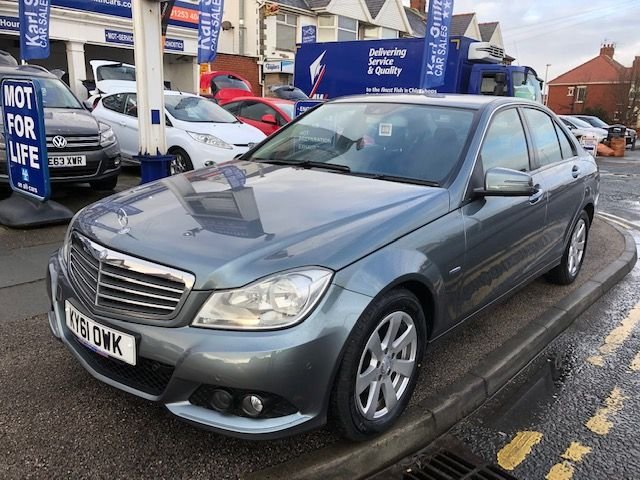 2011 61 Mercedes-Benz C-Class 1.8 C180 BLUEEFFICIENCY SE EDITION 125 4d 156 BHP