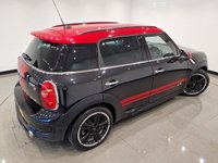 USED 2013 13 MINI COUNTRYMAN 2.0 COOPER SD (143 PS) ALL4 AUTO 5DR + MASSIVE SPEC + �&pound;14,500 EXTRAS + NAV + HARMAN KARDON + HEATED LEATHERS + CHILI / MEDIA PACK + MULTIMEDIA + BLUETOOTH + ADAPTIVE XENONS + PARK AID + PRIVACY + JCW BODY KIT + 18S WOW !! COLOSSAL SPEC + &pound;14,500 OF MINI EXTRAS