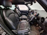USED 2013 13 MINI COUNTRYMAN 2.0 COOPER SD (143 PS) ALL4 AUTO 5DR + MASSIVE SPEC + �&pound;14,500 EXTRAS + NAV + HARMAN KARDON + HEATED LEATHERS + CHILI / MEDIA PACK + MULTIMEDIA + BLUETOOTH + ADAPTIVE XENONS + PARK AID + PRIVACY + JCW BODY KIT + 18S WOW !! COLOSSAL SPEC + &pound;14,500 OF MINI EXTRAS