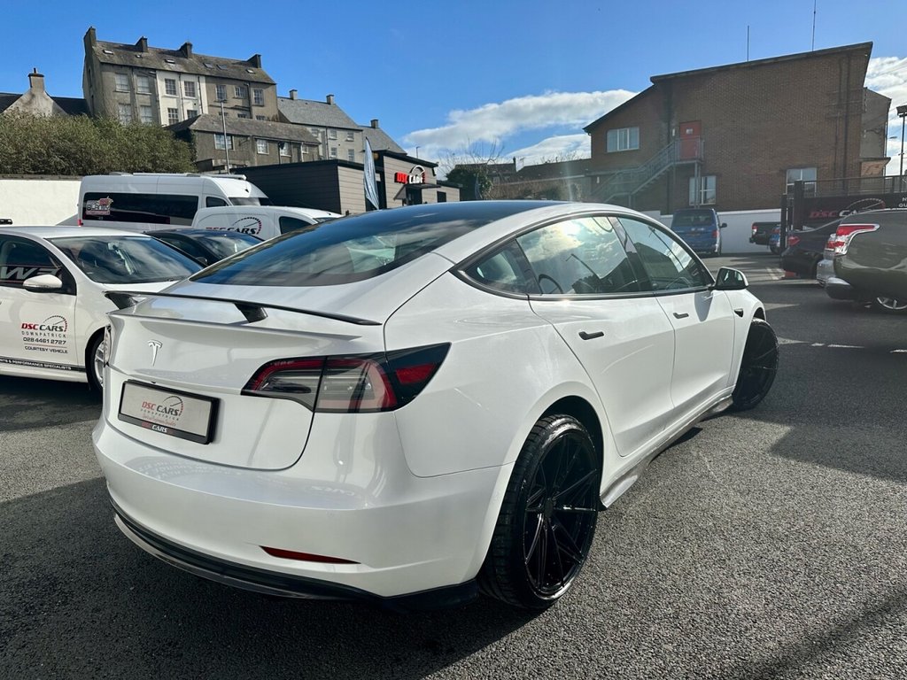 USED 2022 72 TESLA Model 3 MODEL 3 4d 302 BHP PANORAMIC GLASS ROOF