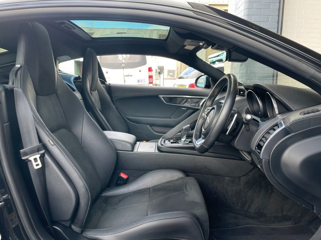 USED 2019 19 JAGUAR F-TYPE 3.0 V6 R-DYNAMIC 2d 375 BHP 