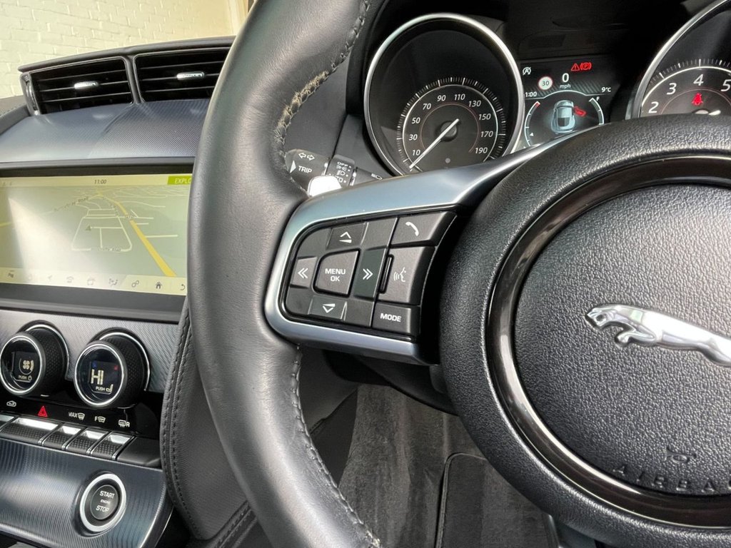 USED 2019 19 JAGUAR F-TYPE 3.0 V6 R-DYNAMIC 2d 375 BHP 