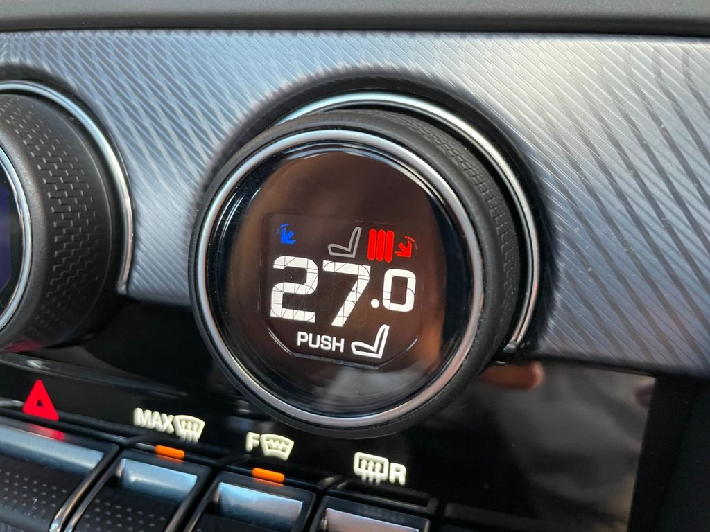 USED 2019 19 JAGUAR F-TYPE 3.0 V6 R-DYNAMIC 2d 375 BHP 