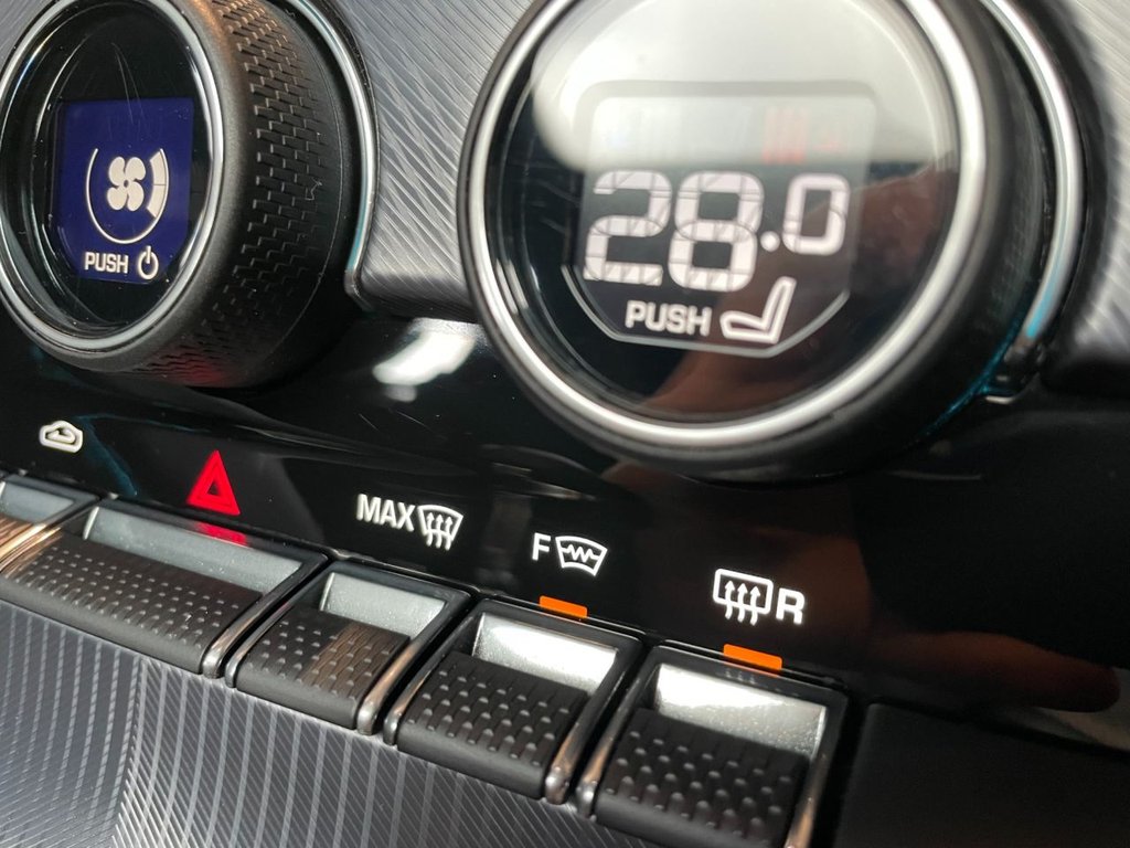 USED 2019 19 JAGUAR F-TYPE 3.0 V6 R-DYNAMIC 2d 375 BHP 