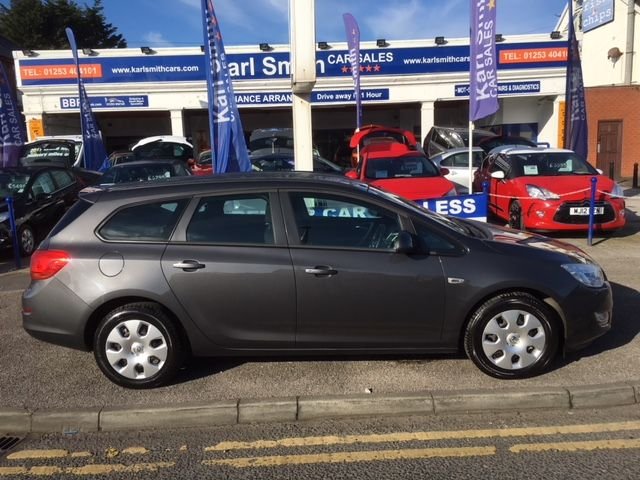2012 61 Vauxhall Astra 1.6 EXCLUSIV 5d 113 BHP