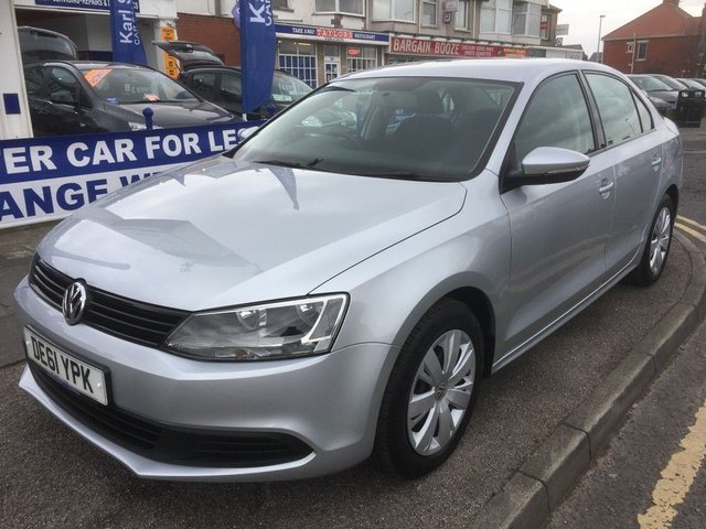2011 61 Volkswagen Jetta 1.6 S TDI BLUEMOTION TECHNOLOGY 4d 104 BHP