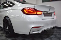 USED 2019 J BMW M4 3.0 M4 COMPETITION 2d 444 BHP HEADS UP / H&K SOUND / CARBON