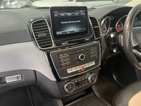 USED 2017 67 MERCEDES-BENZ GLE-CLASS 3.0 GLE 350 D 4MATIC AMG LINE PREMIUM PLUS 4d 255 BHP STUNNING BRILLIANT BLUE GLE!