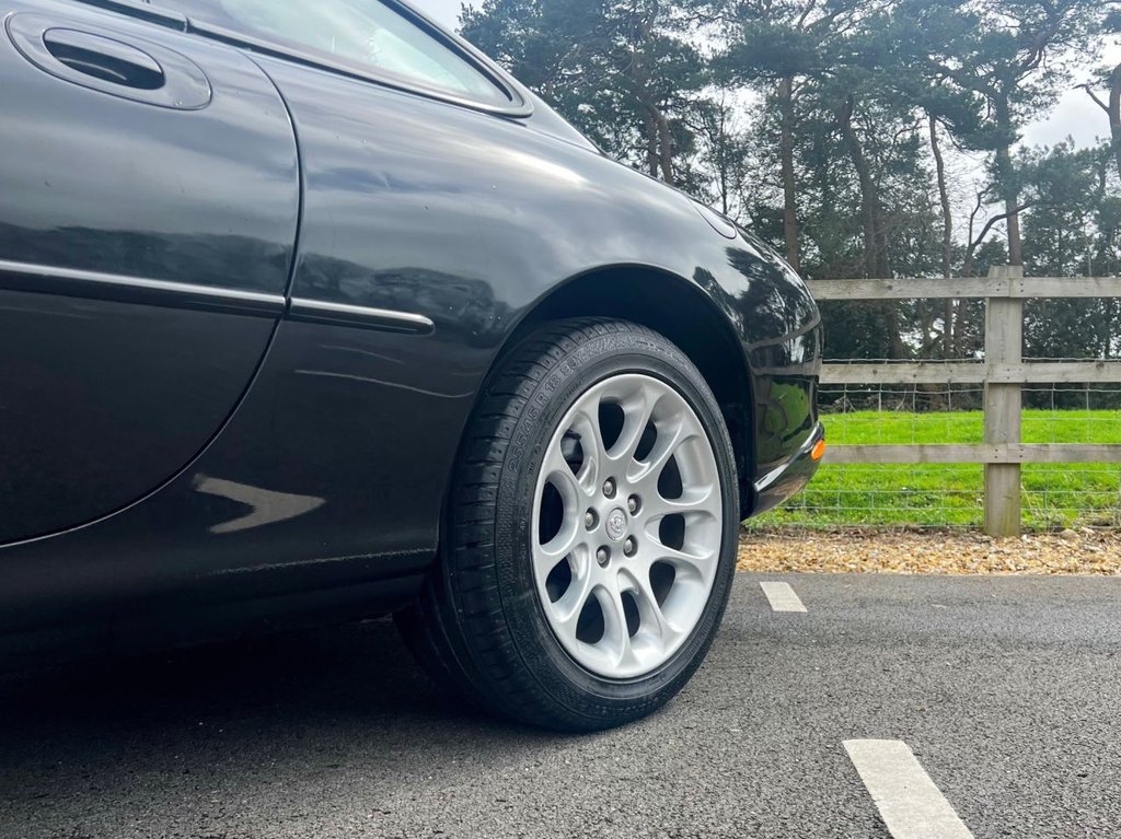 USED 2001 51 JAGUAR XK8 4.0 V8 290 BHP // 2d COUPE // Automatic // px swap 