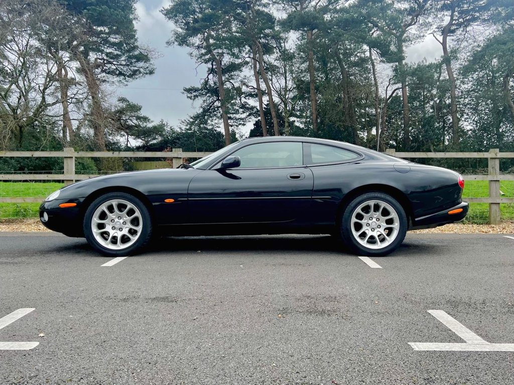 USED 2001 51 JAGUAR XK8 4.0 V8 290 BHP // 2d COUPE // Automatic // px swap 