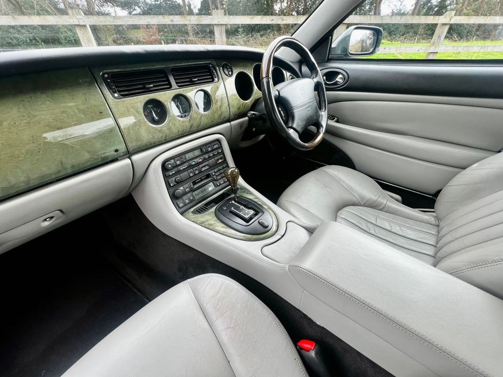 USED 2001 51 JAGUAR XK8 4.0 V8 290 BHP // 2d COUPE // Automatic // px swap 