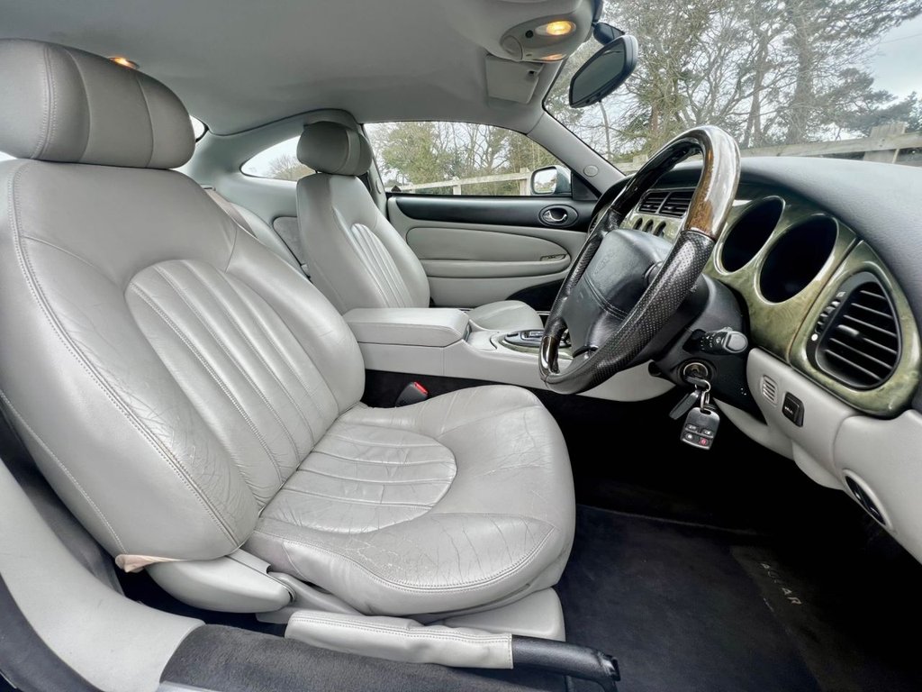 USED 2001 51 JAGUAR XK8 4.0 V8 290 BHP // 2d COUPE // Automatic // px swap 