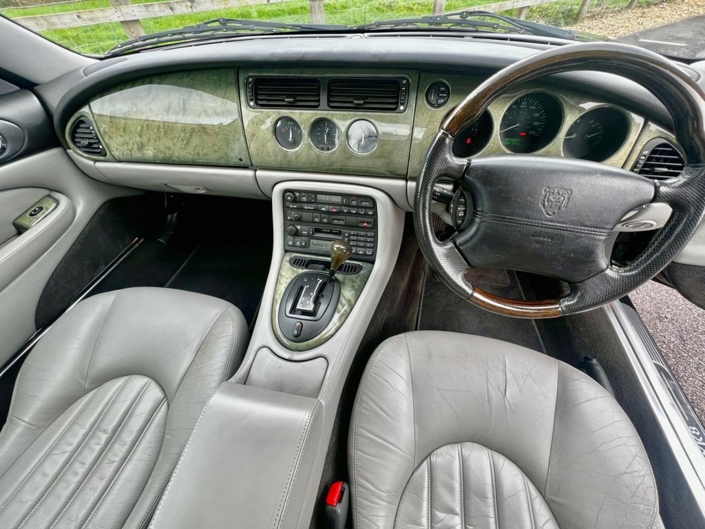USED 2001 51 JAGUAR XK8 4.0 V8 290 BHP // 2d COUPE // Automatic // px swap 