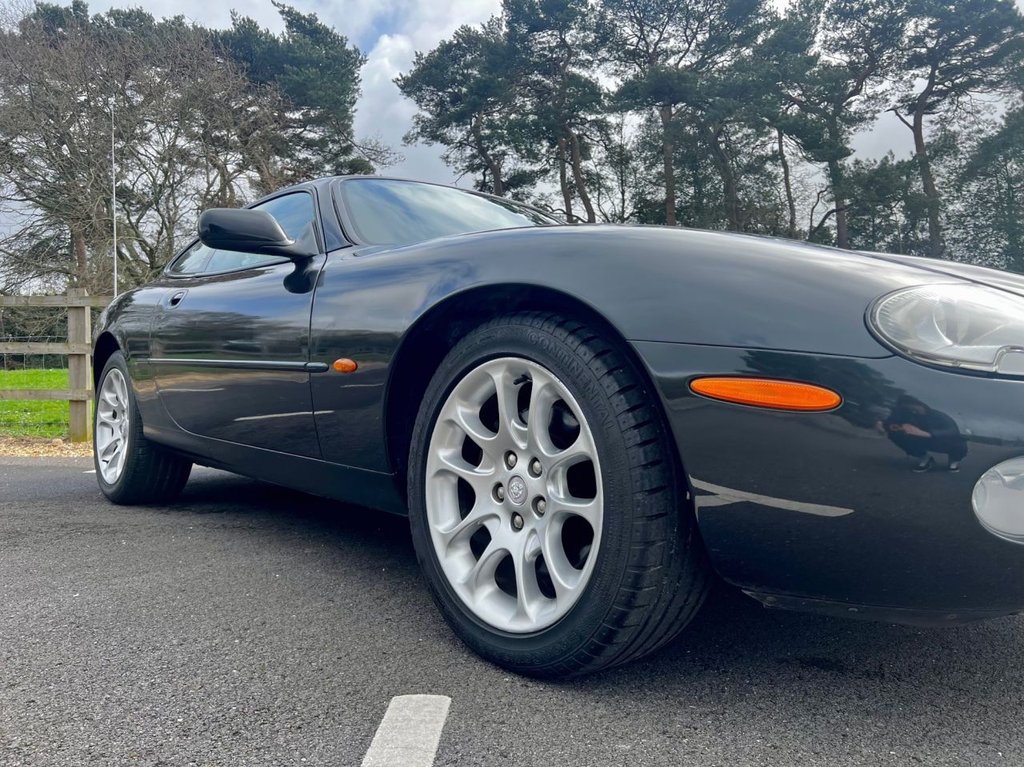 USED 2001 51 JAGUAR XK8 4.0 V8 290 BHP // 2d COUPE // Automatic // px swap 