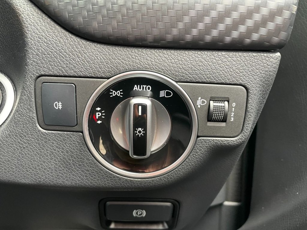 USED 2017 17 MERCEDES-BENZ A-CLASS 2.1 A 200 D AMG LINE 5d 134 BHP 