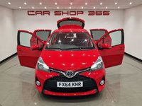 USED 2014 64 TOYOTA YARIS 1.33 VVT-i (99 PS) SPORT 5DR + NAVIGATION + REVERSE CAMERA + 2 TONE RED / BLACK UPHOLSTERY + DAB + MEDIA + PRIVACY +16S 16S+R/CAMERA+PRIVACY GLASS+NAVIGATION+2 TONE SEATS