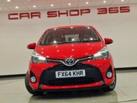 USED 2014 64 TOYOTA YARIS 1.33 VVT-i (99 PS) SPORT 5DR + NAVIGATION + REVERSE CAMERA + 2 TONE RED / BLACK UPHOLSTERY + DAB + MEDIA + PRIVACY +16S 16S+R/CAMERA+PRIVACY GLASS+NAVIGATION+2 TONE SEATS