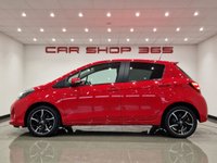 USED 2014 64 TOYOTA YARIS 1.33 VVT-i (99 PS) SPORT 5DR + NAVIGATION + REVERSE CAMERA + 2 TONE RED / BLACK UPHOLSTERY + DAB + MEDIA + PRIVACY +16S 16S+R/CAMERA+PRIVACY GLASS+NAVIGATION+2 TONE SEATS