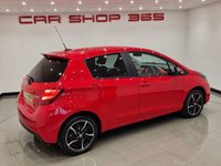 USED 2014 64 TOYOTA YARIS 1.33 VVT-i (99 PS) SPORT 5DR + NAVIGATION + REVERSE CAMERA + 2 TONE RED / BLACK UPHOLSTERY + DAB + MEDIA + PRIVACY +16S 16S+R/CAMERA+PRIVACY GLASS+NAVIGATION+2 TONE SEATS