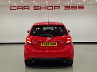 USED 2014 64 TOYOTA YARIS 1.33 VVT-i (99 PS) SPORT 5DR + NAVIGATION + REVERSE CAMERA + 2 TONE RED / BLACK UPHOLSTERY + DAB + MEDIA + PRIVACY +16S 16S+R/CAMERA+PRIVACY GLASS+NAVIGATION+2 TONE SEATS