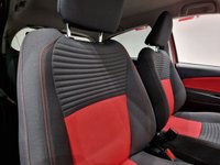 USED 2014 64 TOYOTA YARIS 1.33 VVT-i (99 PS) SPORT 5DR + NAVIGATION + REVERSE CAMERA + 2 TONE RED / BLACK UPHOLSTERY + DAB + MEDIA + PRIVACY +16S 16S+R/CAMERA+PRIVACY GLASS+NAVIGATION+2 TONE SEATS