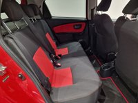 USED 2014 64 TOYOTA YARIS 1.33 VVT-i (99 PS) SPORT 5DR + NAVIGATION + REVERSE CAMERA + 2 TONE RED / BLACK UPHOLSTERY + DAB + MEDIA + PRIVACY +16S 16S+R/CAMERA+PRIVACY GLASS+NAVIGATION+2 TONE SEATS