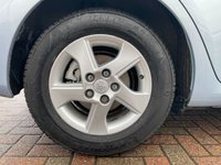 USED 2012 61 TOYOTA AURIS 1.8 T4 5d 99 BHP HYBRID ELECTRIC POWER