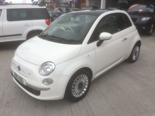 2011 11 Fiat 500 1.2 LOUNGE 3d 69 BHP
