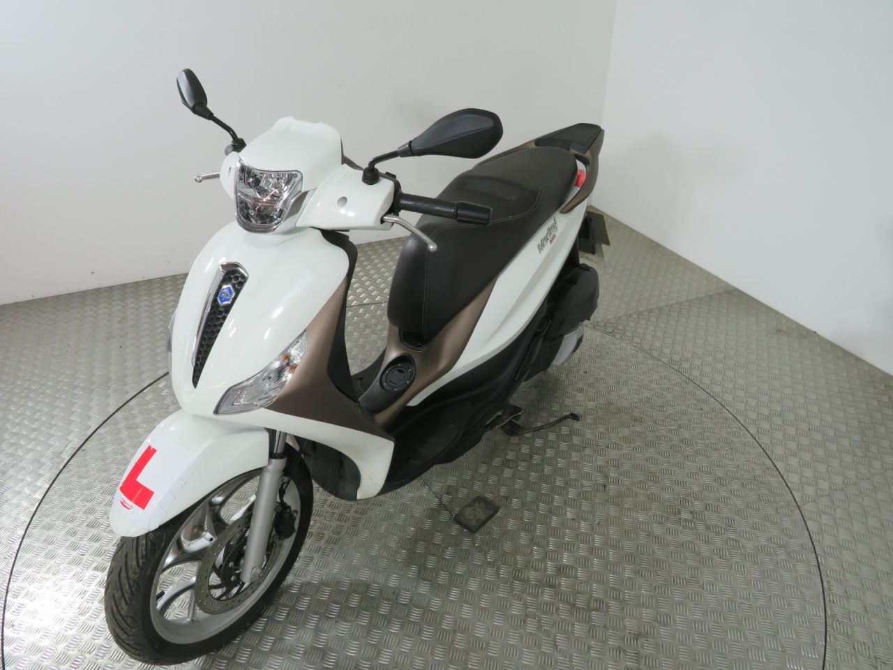 125 Abs Medley 125 Bianco 125 Abs Piaggio Medley 125 2021 Burgman - Main Image