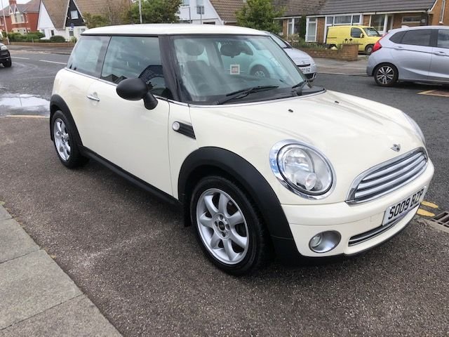 2009 09 MINI Hatch Cooper 1.6 COOPER 3d 118 BHP