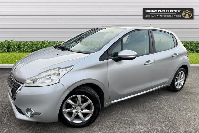 View our PEUGEOT 208